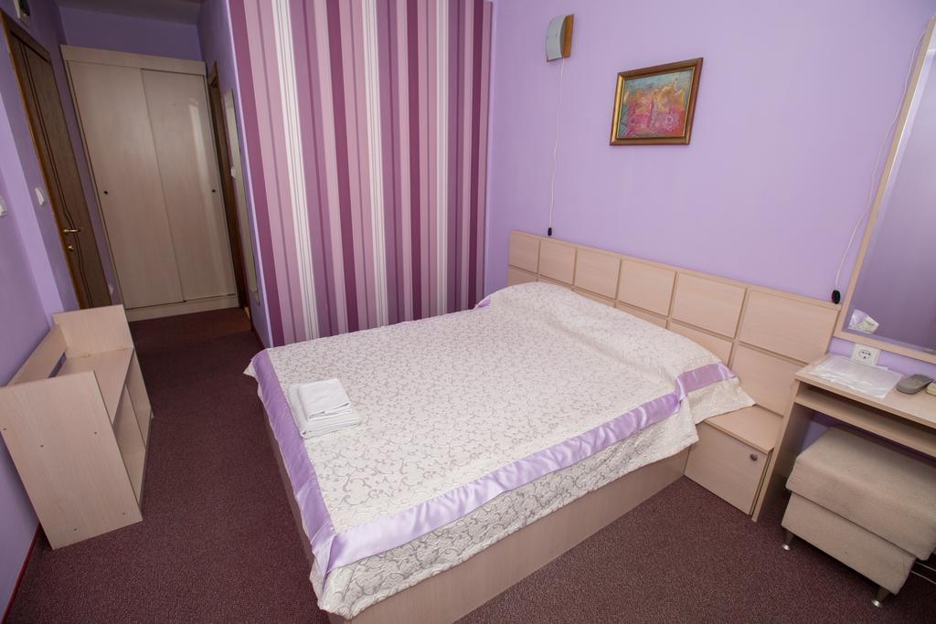 Семеен Хотел Сокол Sandanski Zimmer foto