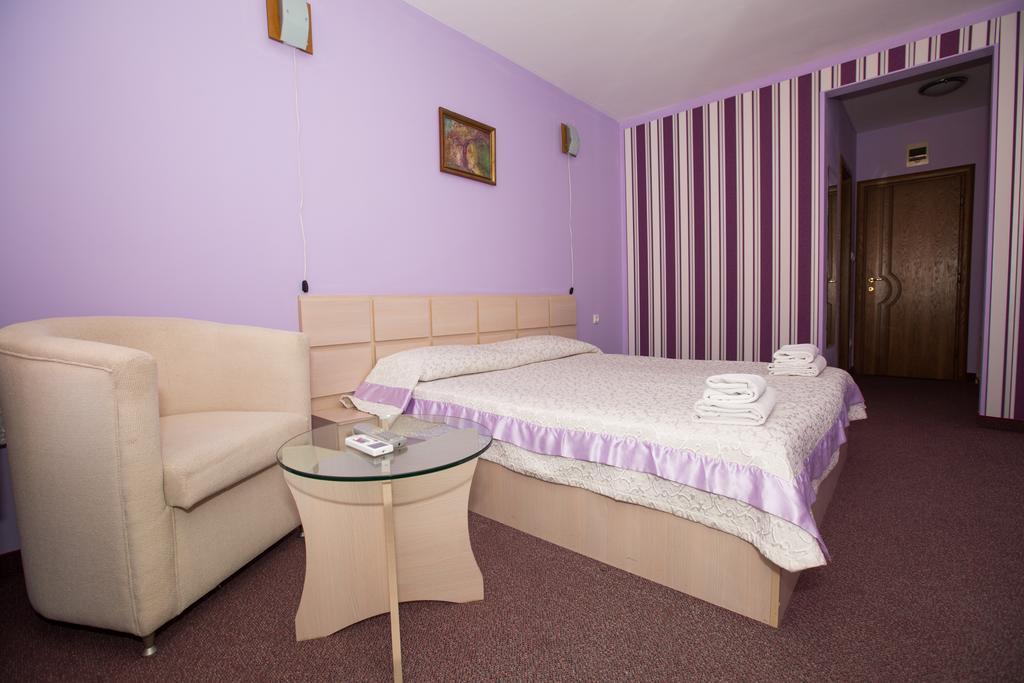 Семеен Хотел Сокол Sandanski Zimmer foto